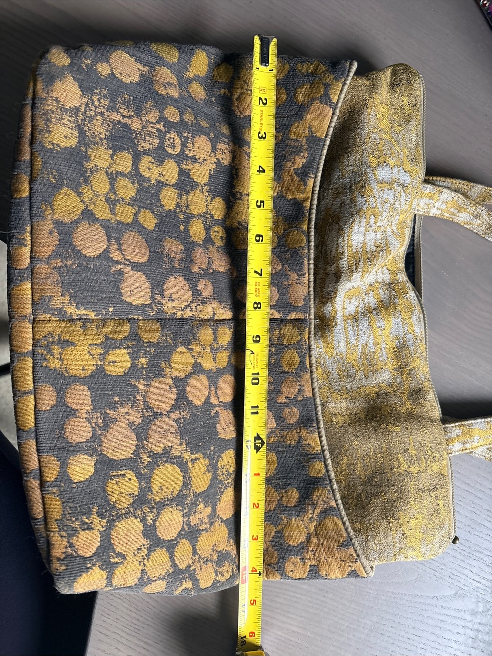Textured Floral-Pattern Shoulder Bag in Brown and Gold - Picture 5 of 8